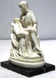 VIRGEN PIEDAD MARMOLINA BLANCA 12CM (4)